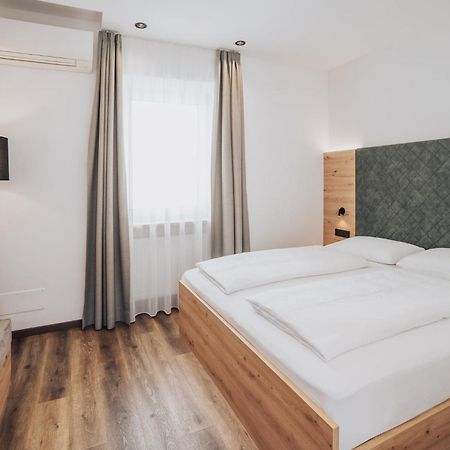 Feichter Hotel & Bistro Болзано Екстериор снимка