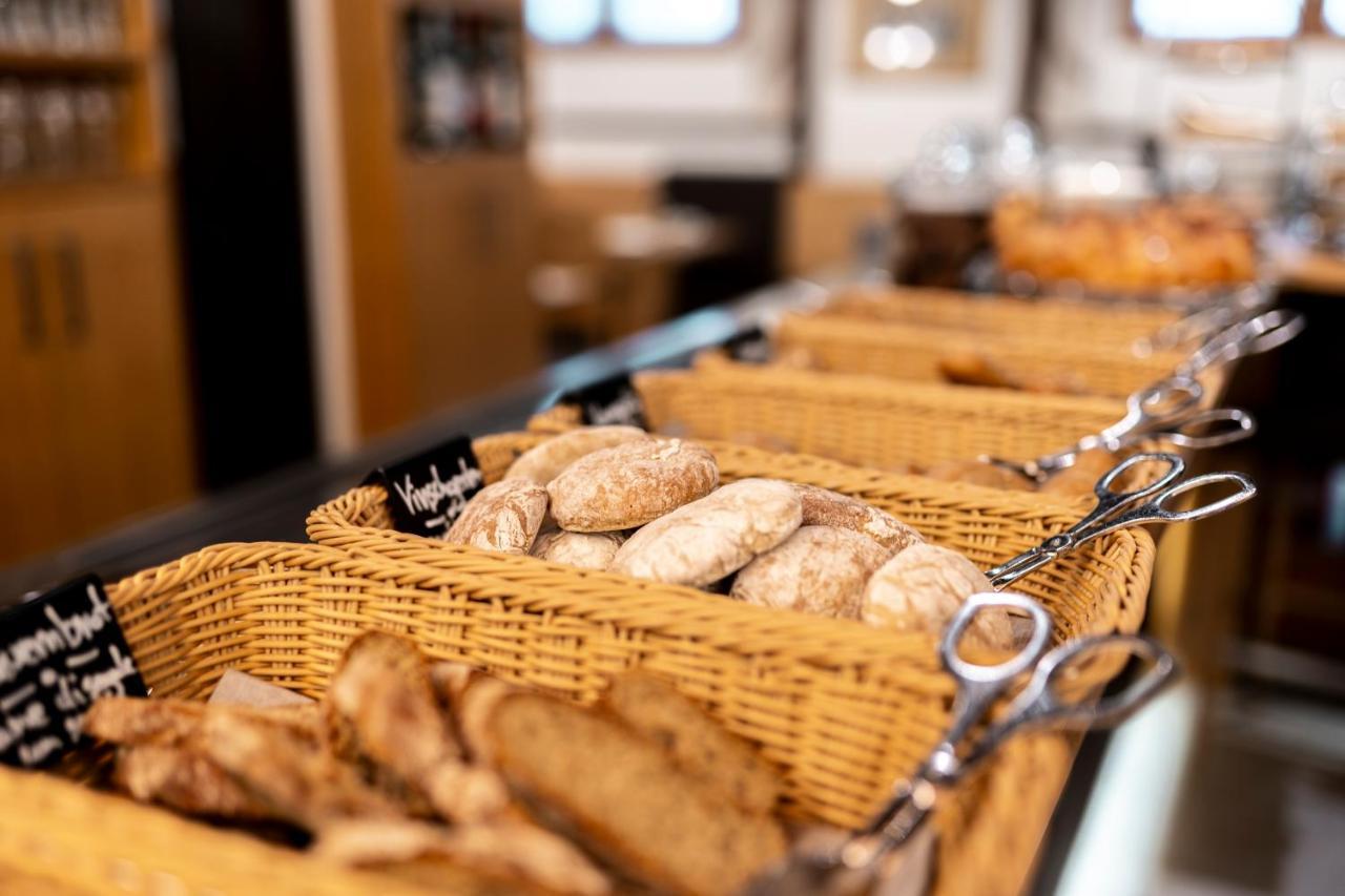 Feichter Hotel & Bistro Болзано Екстериор снимка