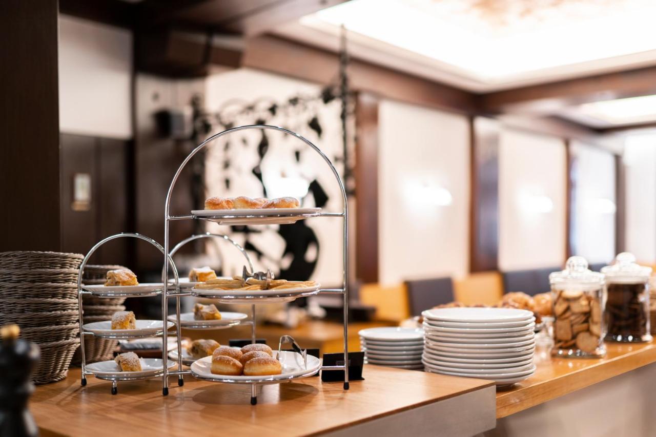 Feichter Hotel & Bistro Болзано Екстериор снимка
