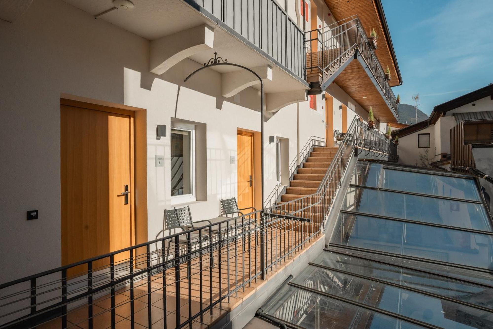 Feichter Hotel & Bistro Болзано Екстериор снимка