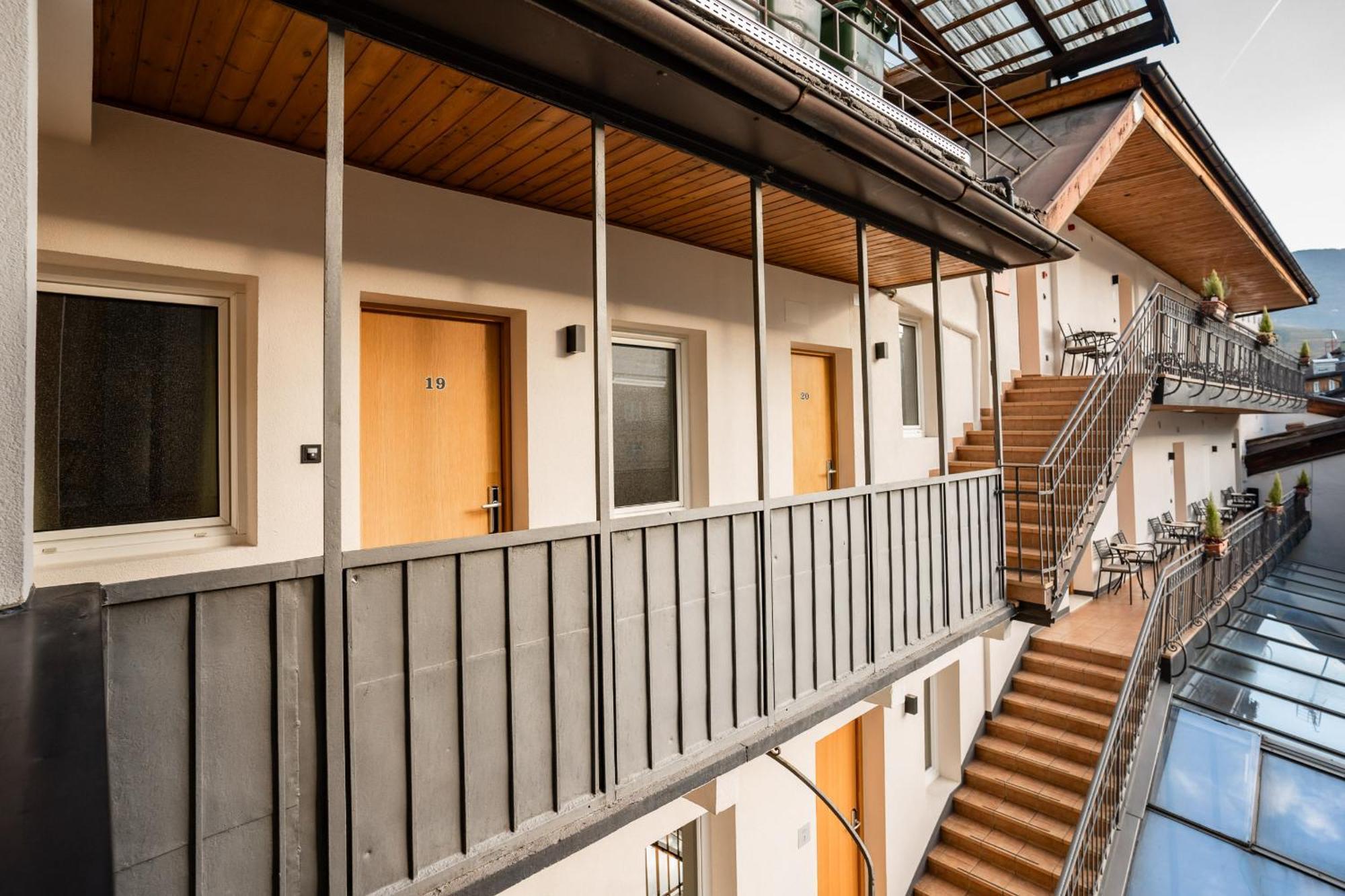 Feichter Hotel & Bistro Болзано Екстериор снимка
