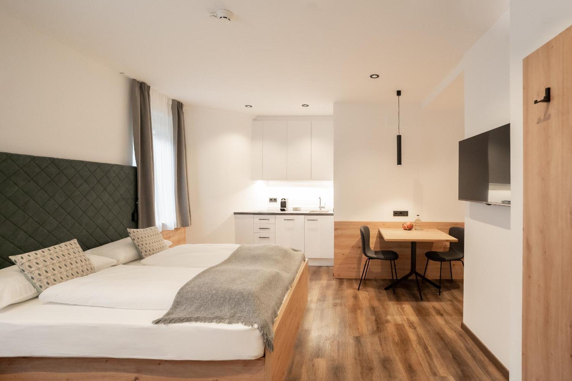 Feichter Hotel & Bistro Болзано Стая снимка