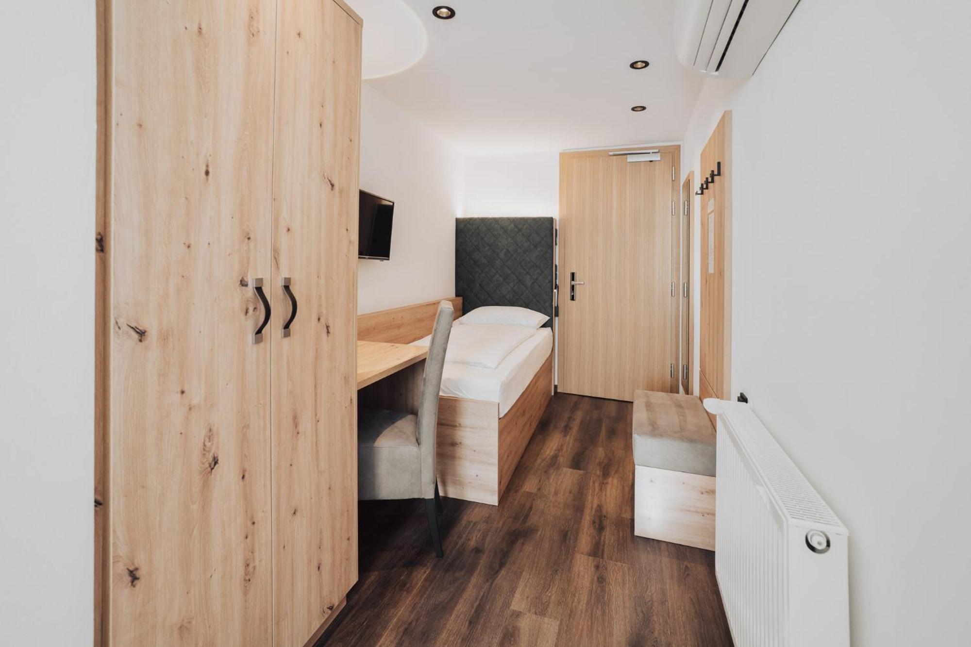 Feichter Hotel & Bistro Болзано Екстериор снимка