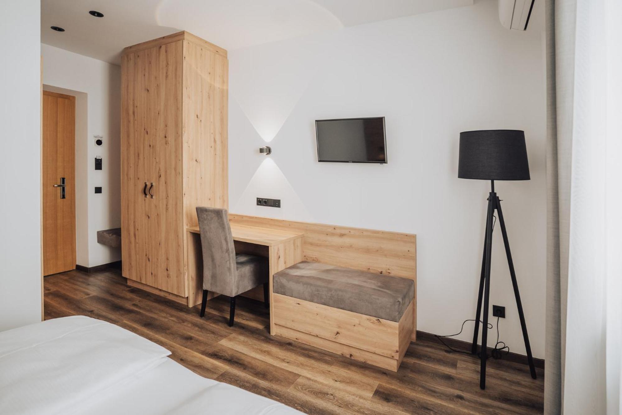 Feichter Hotel & Bistro Болзано Екстериор снимка