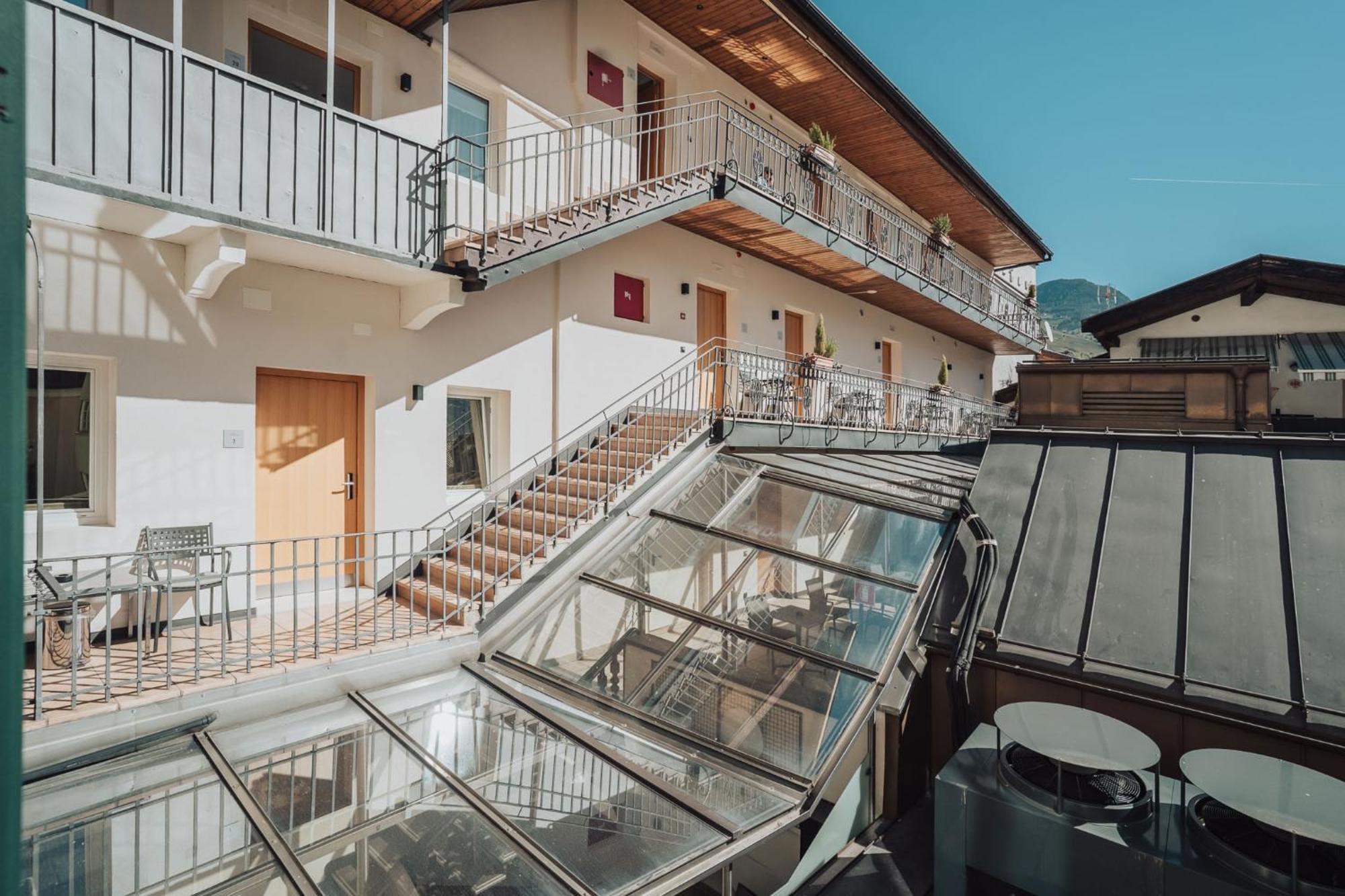Feichter Hotel & Bistro Болзано Екстериор снимка